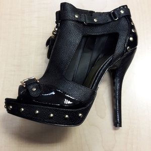 Heel boot